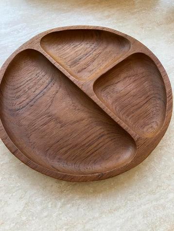 Houten schaal, diameter 25 cm. beschikbaar voor biedingen