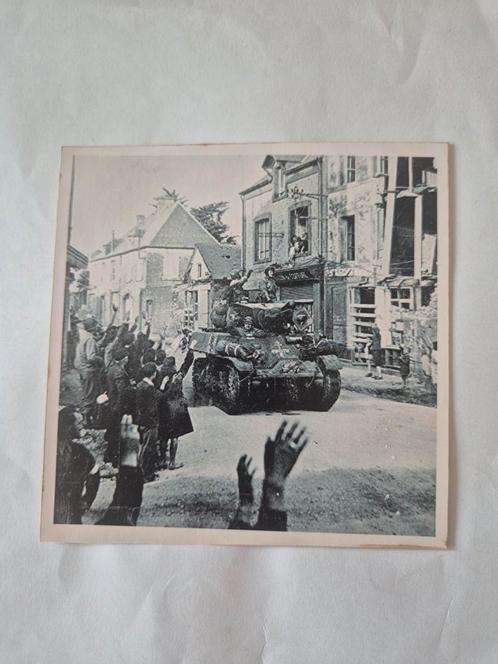 Foto tanks in Sainte-Mère-Église op 7 juni 1944 WOII, Verzamelen, Militaria | Tweede Wereldoorlog, Ophalen of Verzenden