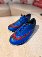 Chaussures de football Ledci taille 37, Sports & Fitness, Enlèvement, Comme neuf