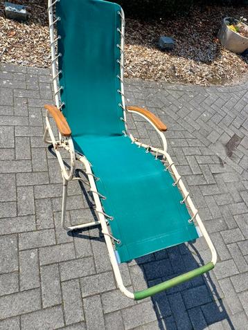 Vintage ligstoel jaren 60 beschikbaar voor biedingen
