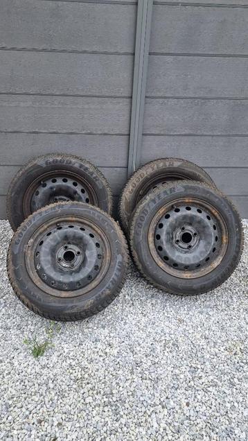4 banden 185/65r15 88t goodyear ultragrip 8 beschikbaar voor biedingen
