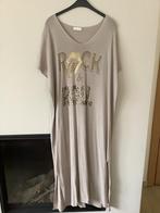 Mooi beige lang kleedje one size, ANDERE, Beige, Ophalen of Verzenden, Zo goed als nieuw