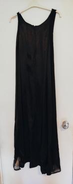 Zwarte lange jurk, maat M, dubbele sluier, zeer goede staat, Kleding | Dames, Maat 38/40 (M), On the road, Zwart, Ophalen of Verzenden