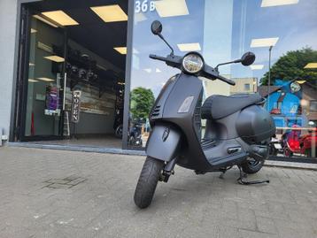 Vespa GTS 300 Notte beschikbaar voor biedingen