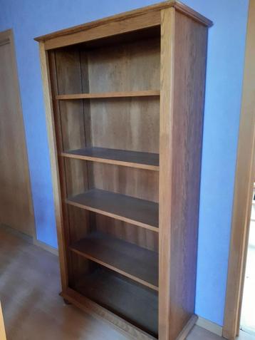 boekenkast beschikbaar voor biedingen