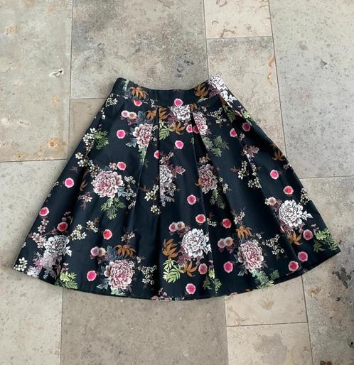 Bloemetjes rok taifun maat 36 S ·Taifun, Kleding | Dames, Rokken, Zo goed als nieuw, Maat 36 (S), Overige kleuren, Knielengte