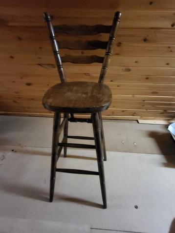 Tabouret en bois  beschikbaar voor biedingen