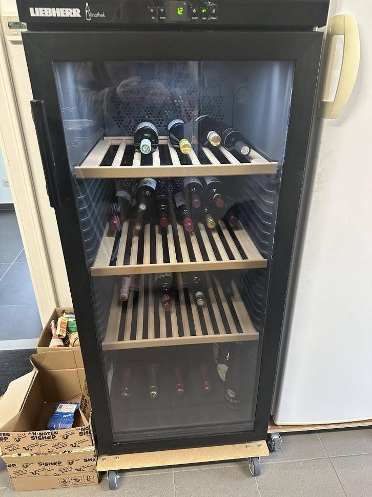 Liebherr Vinothek WKb 3212, Elektronische apparatuur, Koelkasten en IJskasten, Zo goed als nieuw, Zonder vriesvak, 200 liter of meer