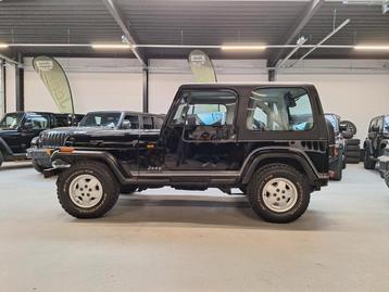 HISTOIRE COMPLÈTE ORIGINALE DU Jeep Wrangler 4.0i Laredo !