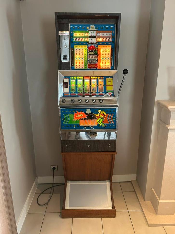 Bally bonanza 5 reel, Collections, Machines | Machines à sous, Utilisé, Autres monnaies, Avec clés, Enlèvement