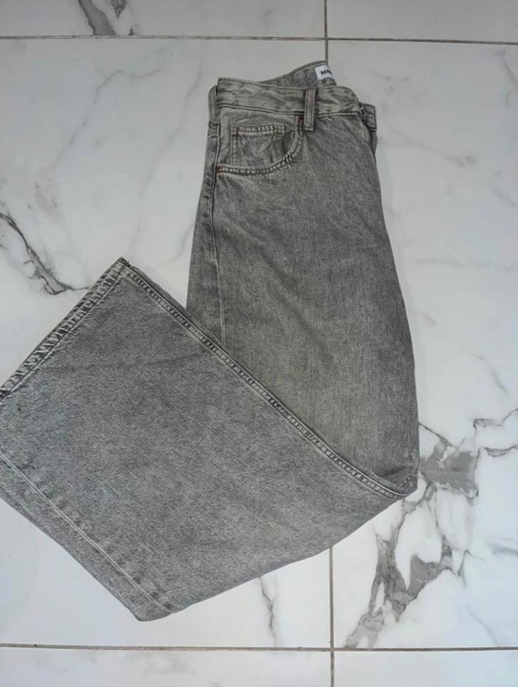 Jeans à jambes larges Bershka, gris l’taille 36, Vêtements | Femmes, Jeans, Comme neuf, W28 - W29 (confection 36), Gris, Enlèvement ou Envoi
