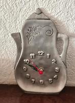 Horloge vintage en étain, Enlèvement