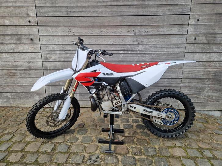 2022 Yamaha yz250 70th anniversary 2026, Fietsen en Brommers, Brommers | Crossbrommers, Yamaha, Ophalen