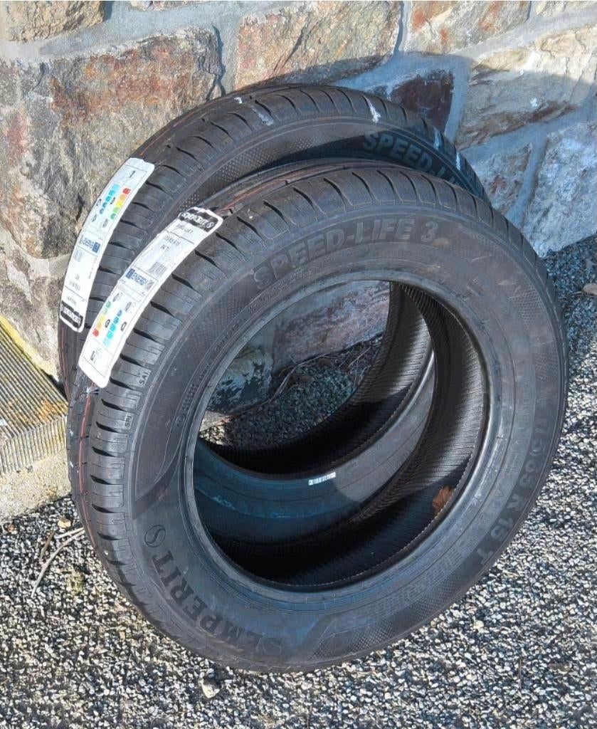 2 nouveaux pneus été Semperit 175/65-15, Autos : Pièces & Accessoires, Neuf, 15 pouces, 175 mm, Pneus été