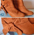 Enkellaarsjes Nieuwstaat, Ophalen of Verzenden, Zo goed als nieuw