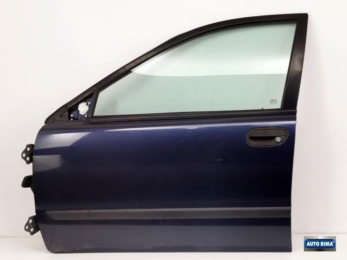Portière 4portes avant gauche d'un Volvo V40 (343), Autos : Pièces & Accessoires, Carrosserie & Tôlerie, Porte, Volvo, Utilisé