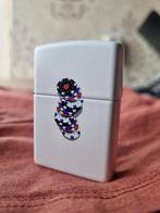 Briquet à jetons de poker Zippo blanc mat 2011, Envoi, Comme neuf, Briquet