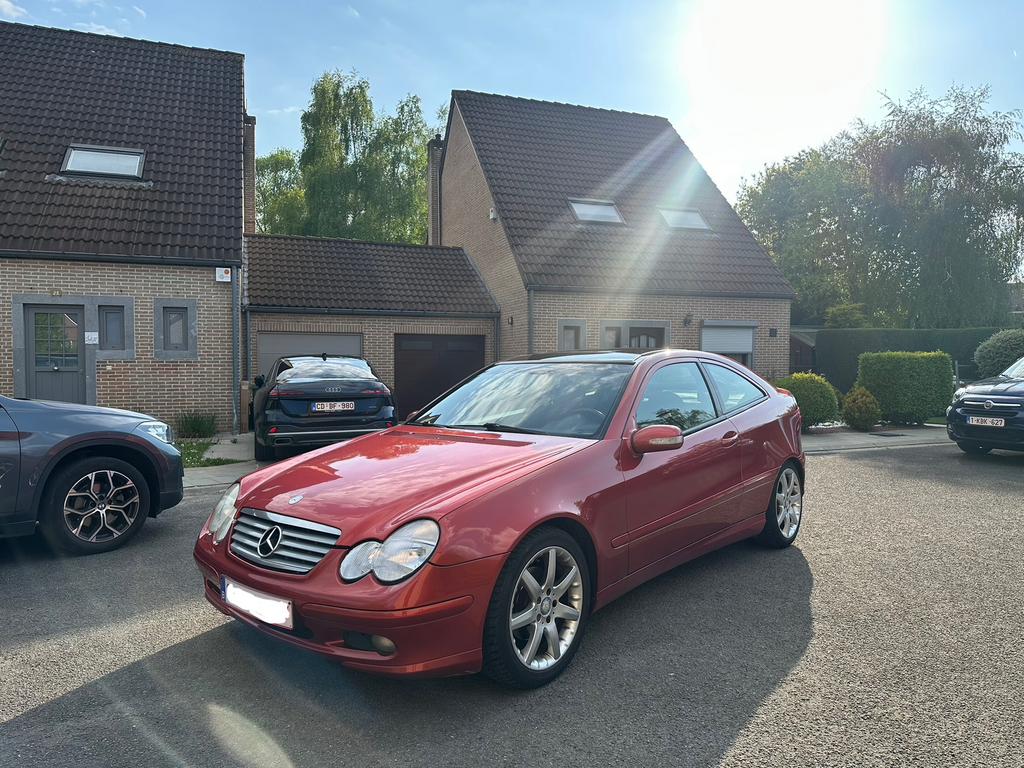 Mercedes C180 / Automatique / Essence, Autos, Mercedes-Benz, Particulier, Classe C, ABS, Caméra de recul, Airbags, Air conditionné