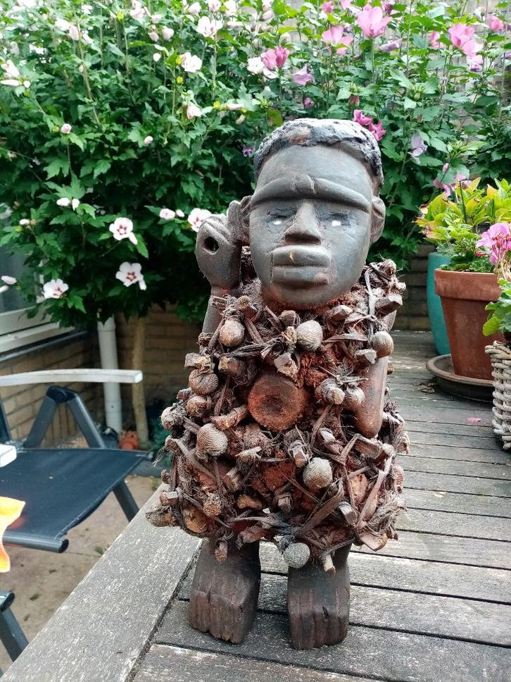 Oud spijkbeeld uit Congo 35 cm (gratis verzending), Antiek en Kunst, Kunst | Beelden en Houtsnijwerken, Ophalen of Verzenden