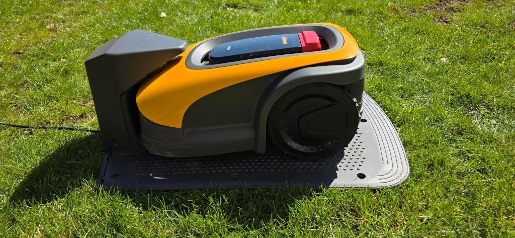 Robotmaaier STIGA A300, Bestuurbaar via app, Ophalen of Verzenden, Zo goed als nieuw, Minder dan 20 cm