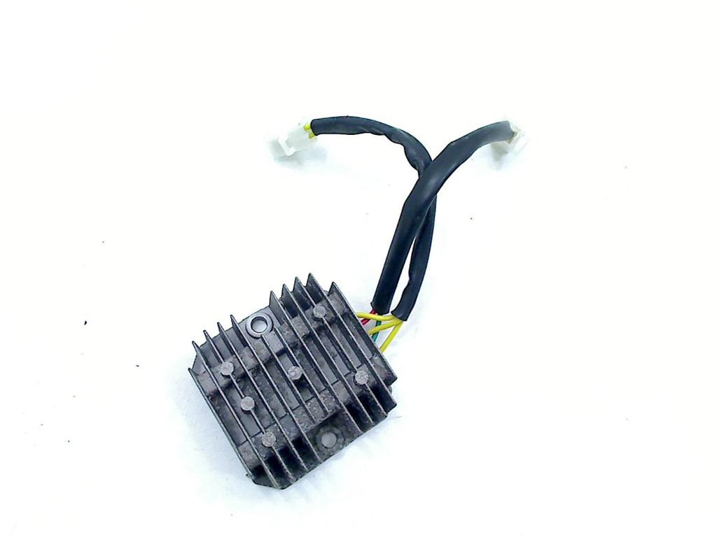 REGULATEUR DE TENSION Kymco Agility 50 16+ 2021-2023 (E5), Motos, Dhr. S. di Majo, Utilisé, Info@cama-motorparts.nl, P.J. Troelstraweg 8 8
3144 CX  MAASSLUIS, NL