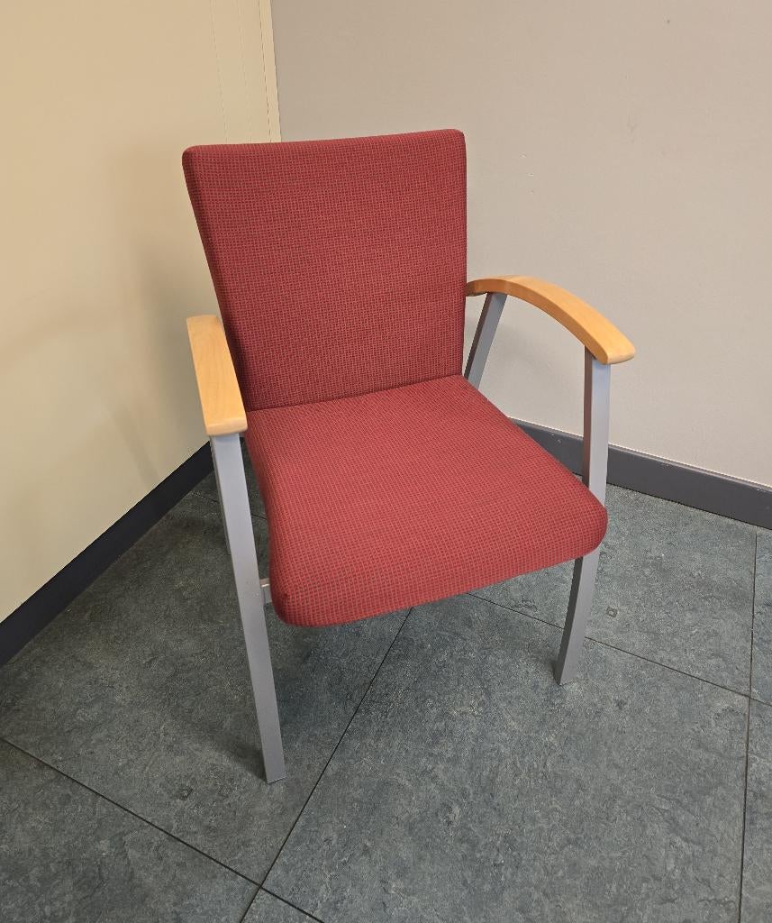 Bezoekersstoel, wachtkamer of vergaderruimte, Ophalen of Verzenden, Zo goed als nieuw