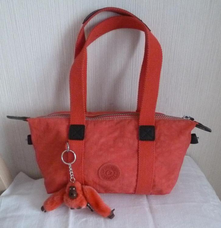 Kipling sac à main ou épaule corail + singe, Bijoux, Sacs & Beauté, Sacs | Sacs Femme, Comme neuf, Sac à main, Rouge, Enlèvement ou Envoi