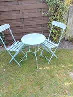 Bistro tafel met 2 oude klapstoelen, Ophalen