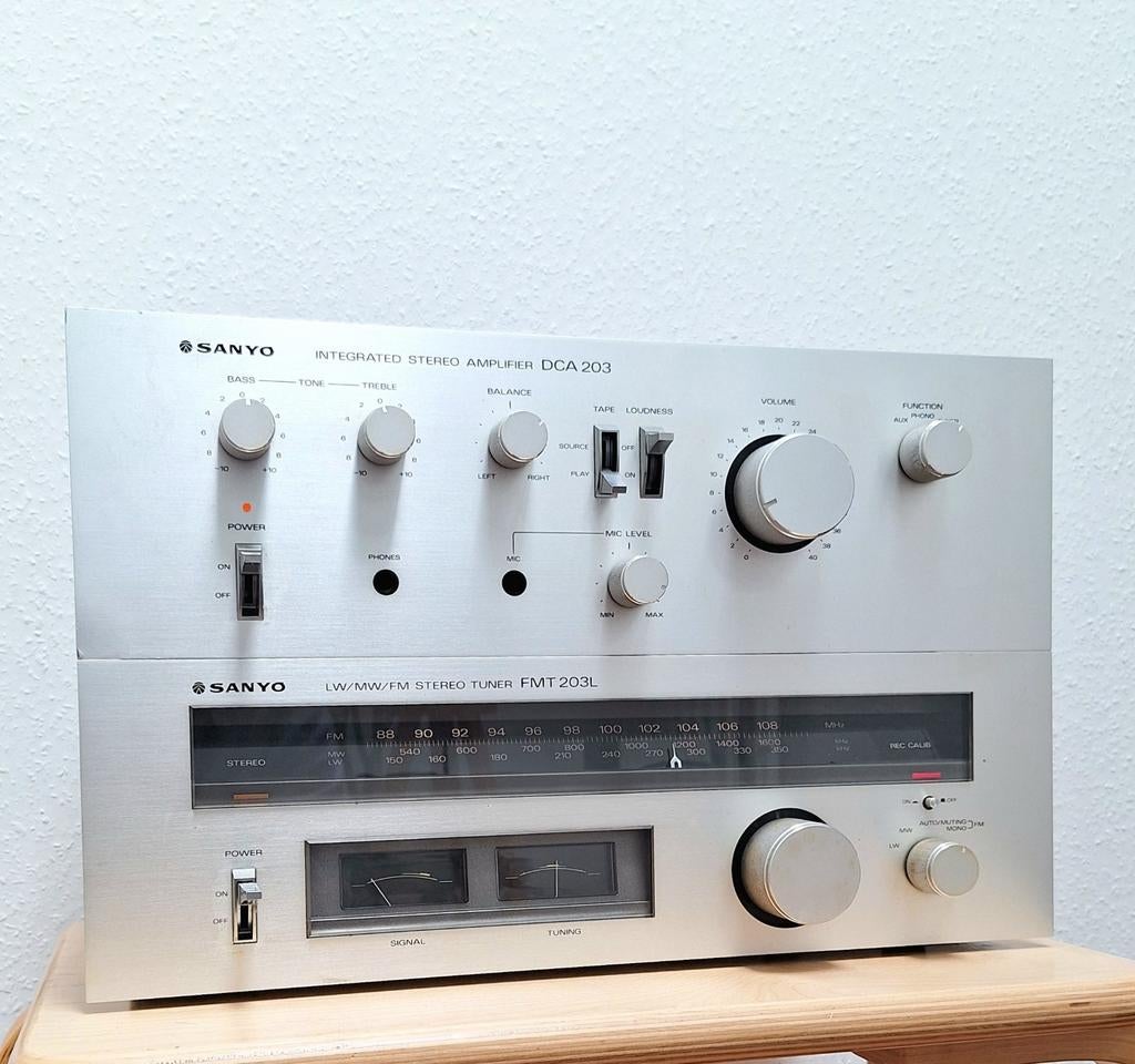 SANYO DCA 203 versterker + FLT203L tuner, Audio, Tv en Foto, Versterkers en Ontvangers, Ophalen of Verzenden, Gebruikt, Overige systemen