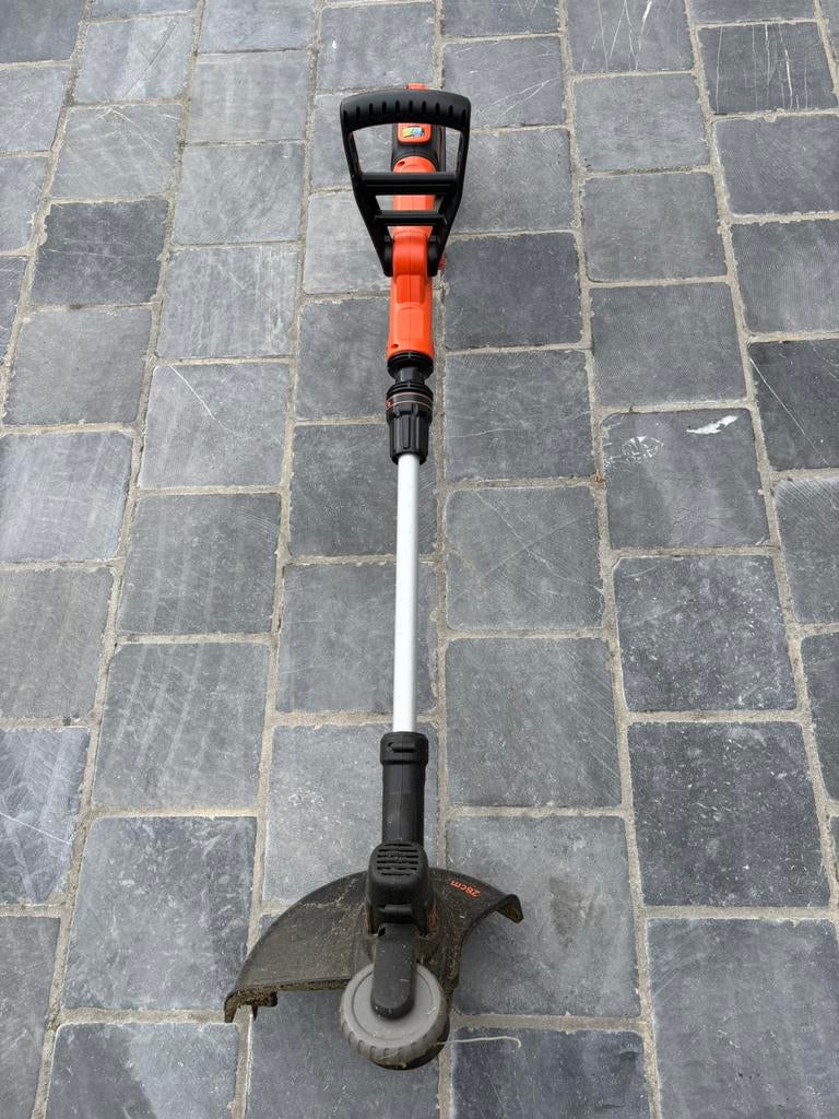 BLACK+DECKER GRASTRIMMER, Tuin en Terras, Grastrimmers, Ophalen, Zo goed als nieuw, Accu