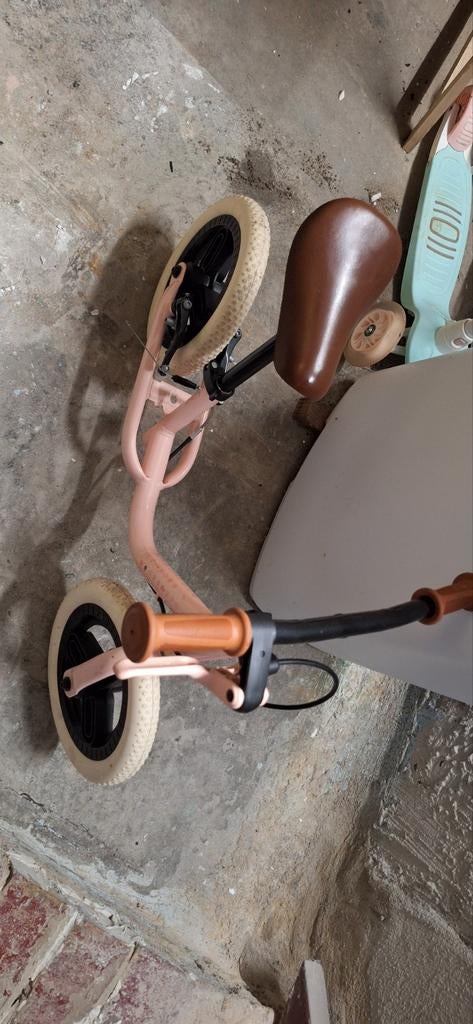 Beige loopfiets.  Kinderen 2 tot 4 jaar, Ophalen