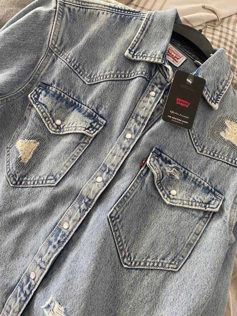 Levi’s jeans hemd western shirt distressed NIEUW maat s-m, Kleding | Dames, Blouses en Tunieken, Ophalen of Verzenden, Nieuw, Maat 36 (S)
