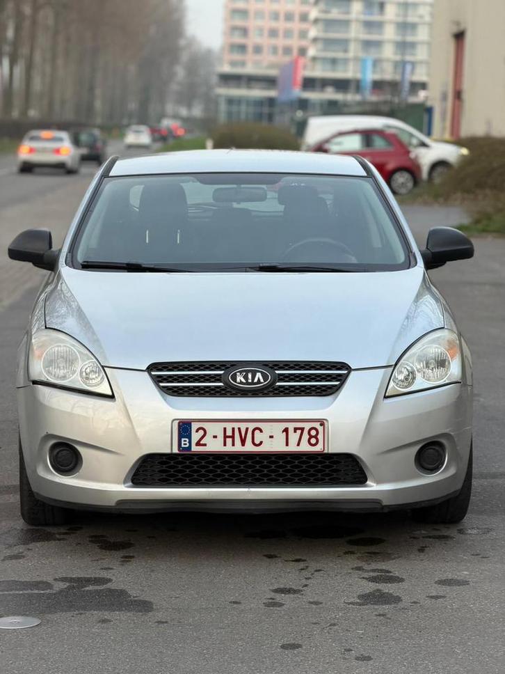 Kia Ceed 2009 /121 000 km Essence, Autos, Kia, Particulier, (Pro) Cee d, Essence, 3 portes, Boîte manuelle, Autres couleurs, Enlèvement