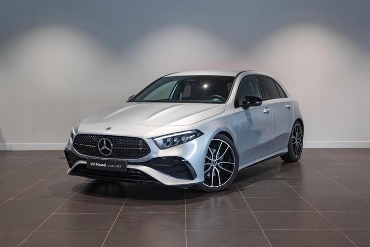 Mercedes-Benz A 200 AMG Line | NIGHT PACK | PDC | 19" INCH, Auto's, Mercedes-Benz, Bedrijf, Te koop, A-Klasse, ABS, Achteruitrijcamera