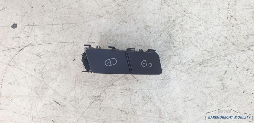 Centrale vergrendeling schakelaar W212 E-klasse Mercedes 204, Gebruikt, Mercedes-Benz AG, Mercedes-Benz, Mercedesstrasse 120
70372  Stuttgart, DE