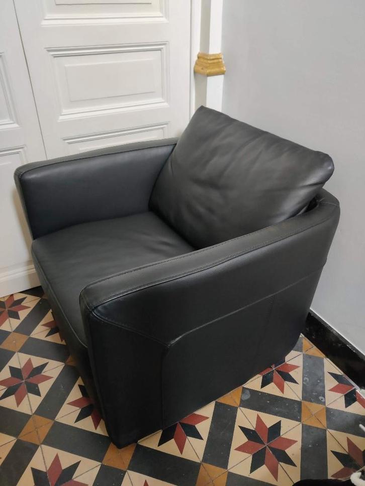 Fauteuil en cuir — noir, Maison & Meubles, Fauteuils, Utilisé, Cuir, 50 à 75 cm, 75 à 100 cm, Enlèvement