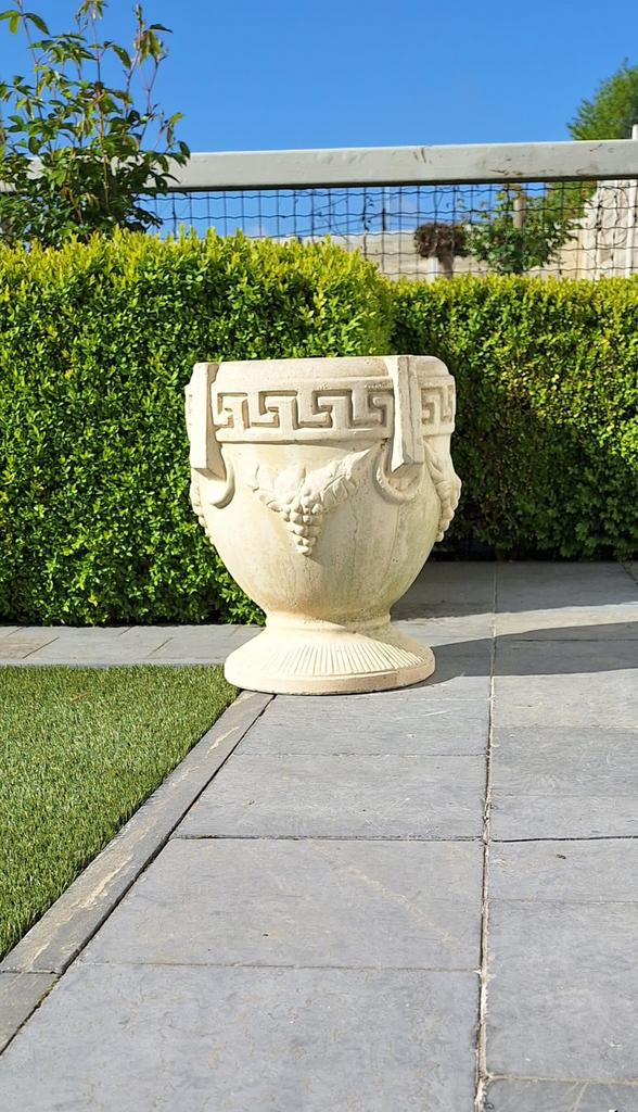 Empirevaas met druiventros, Ophalen, Gebruikt