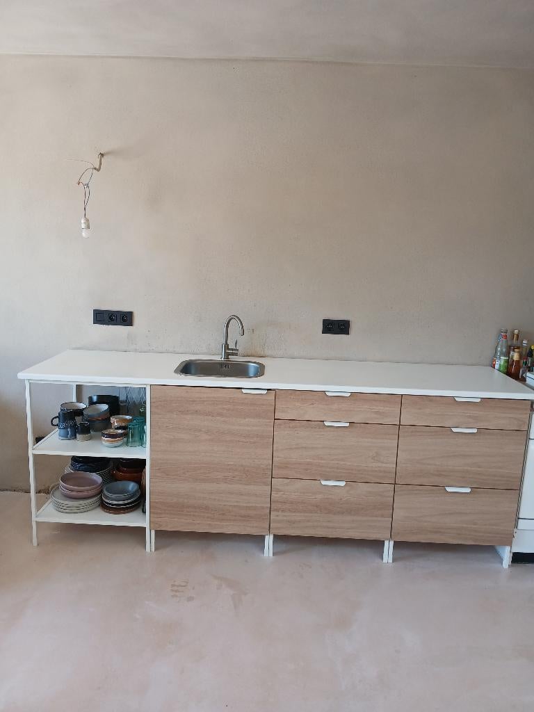 Enhet keuken ikea, Maison & Meubles, Cuisine | Cuisines complètes, Comme neuf, Cuisine à paroi simple, Autres couleurs, Enlèvement