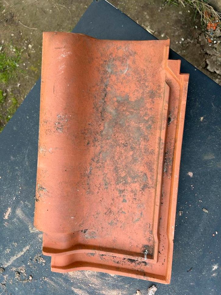 Tuiles à donner, Bricolage & Construction, Tuiles & Revêtements de toit, Comme neuf, Tuiles, Autres matériaux, Autres couleurs