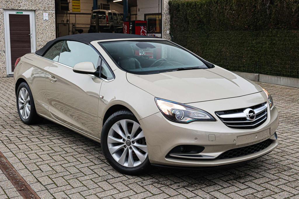 Opel Cascada AUTOMAAT*LEDER*TREKHAAK*ZETELVERWARMING*NAVIGAT, Auto's, 1733 kg, Gebruikt, Zwart, 4 cilinders