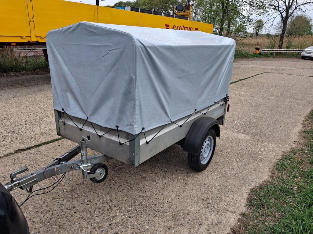 Dichte aanhangwagen ongeremd., Ophalen