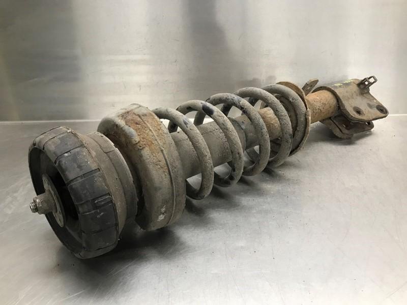 VEERPOOT RECHTS VOOR Nissan Primastar (01-2002/08-2006), Gebruikt, Nissan