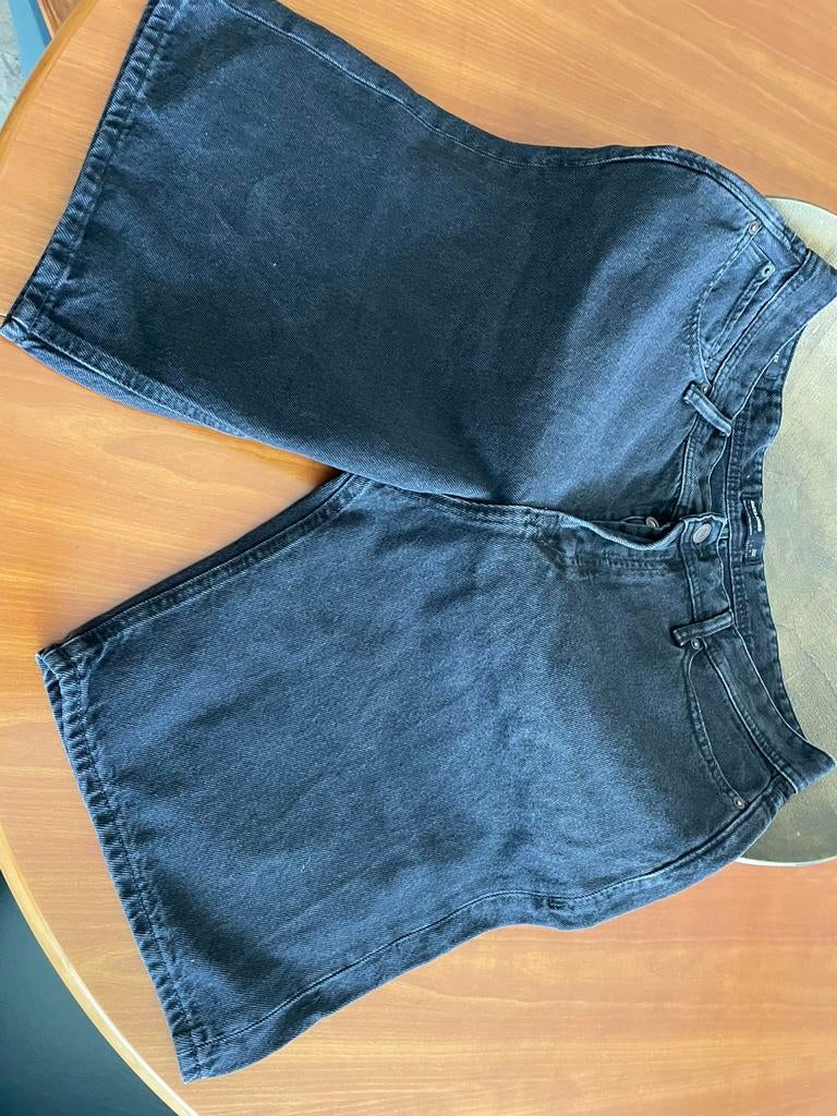 Jeans short jack and Jones, Kleding | Heren, Spijkerbroeken en Jeans, Ophalen of Verzenden, Zo goed als nieuw