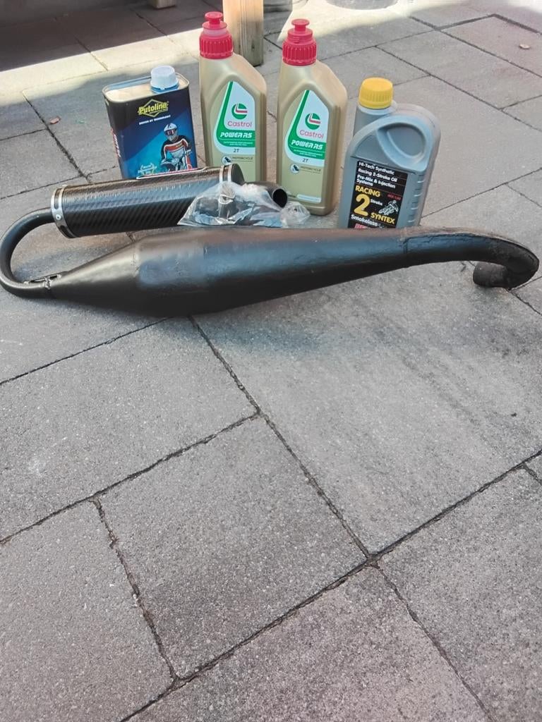 Gianelli uitlaat met 3 bussen2taktolie en 1 bus filterolie, Fietsen en Brommers, Ophalen