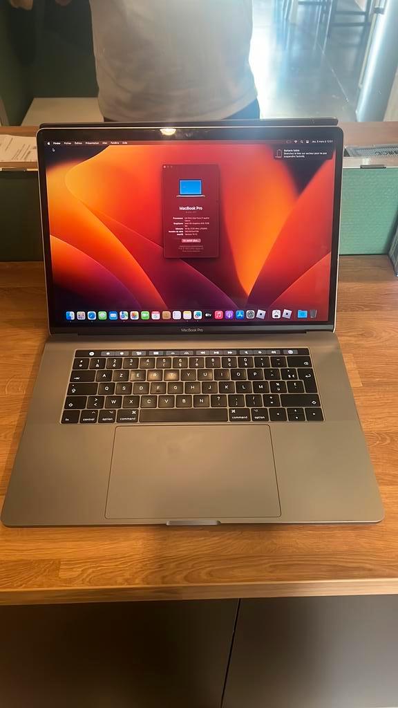 MacBook Pro 15" (2020) — Intel i7 — 16 GB RAM — 512 GB, Computers en Software, Apple Macbooks, Zo goed als nieuw, MacBook Pro