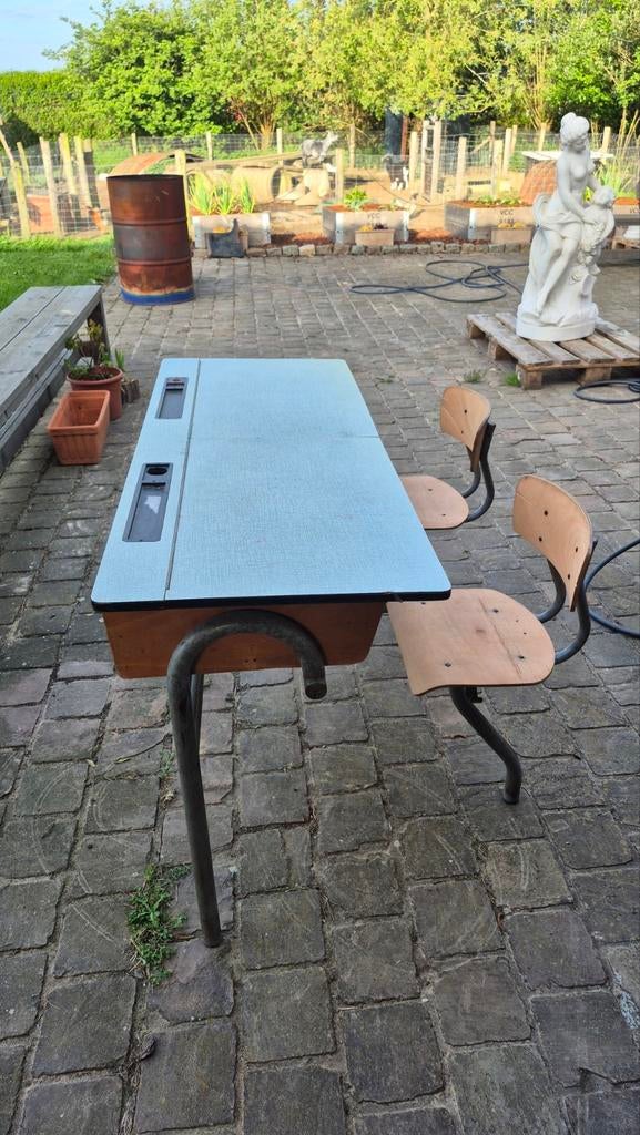 Bureau d'école authentique pour enfants, Maison & Meubles, Tables | Dessertes, Enlèvement