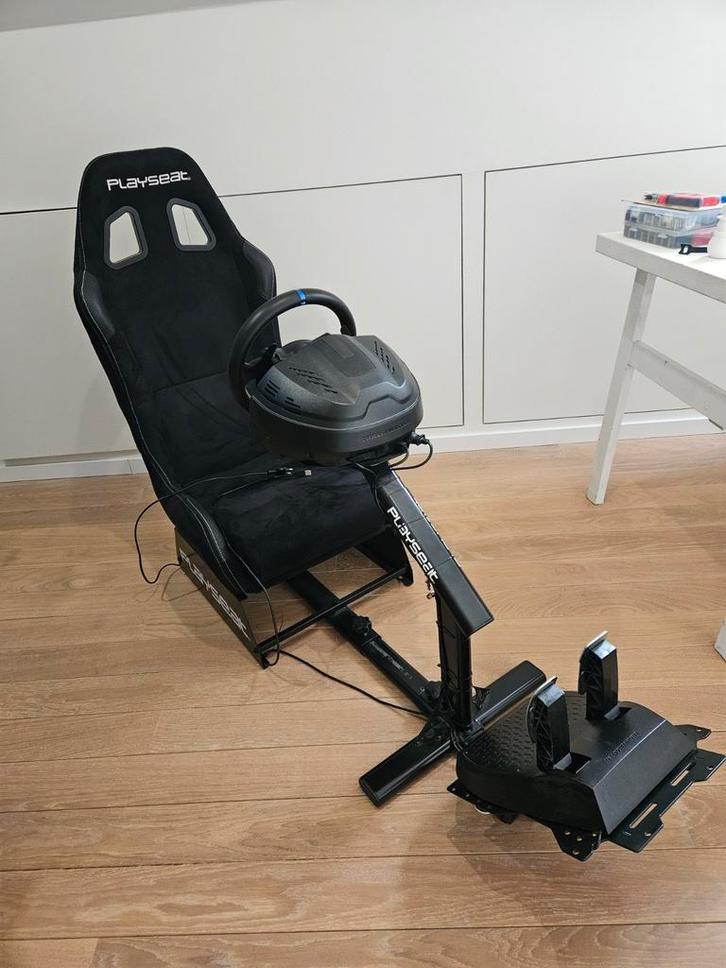 Playseat + Thrustmaster gt3 RS, Games en Spelcomputers, Spelcomputers | Overige, Zo goed als nieuw, Ophalen