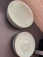 Borden + kommetjes Action, Ophalen, Gebruikt, Keramiek, Bord(en)