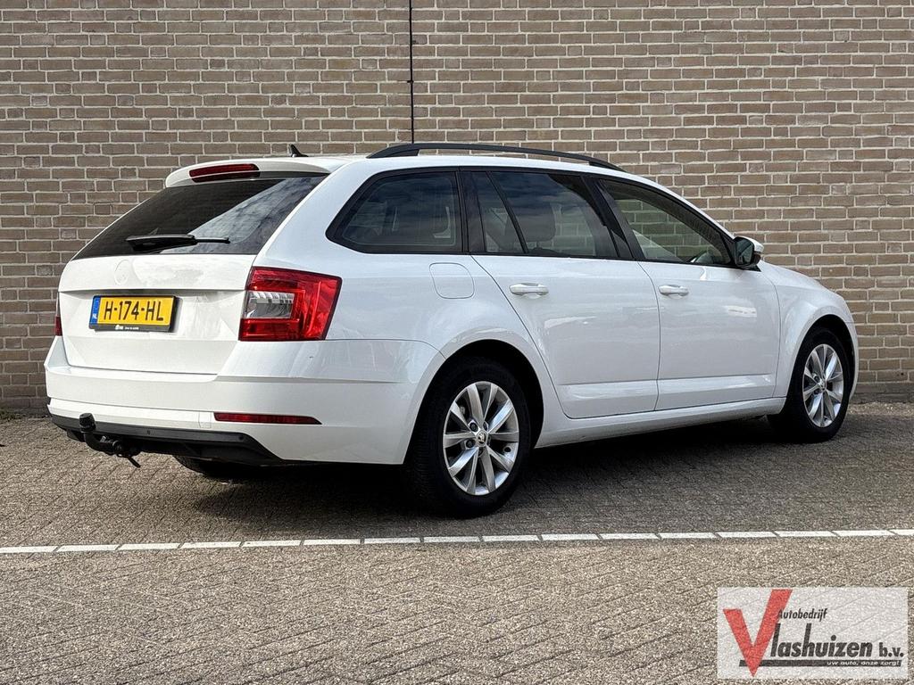 Skoda Octavia Combi 1.0 TSI Greentech Business Edition | € 6, Auto's, Skoda, Zwart, Wit, Bedrijf, 111 g/km