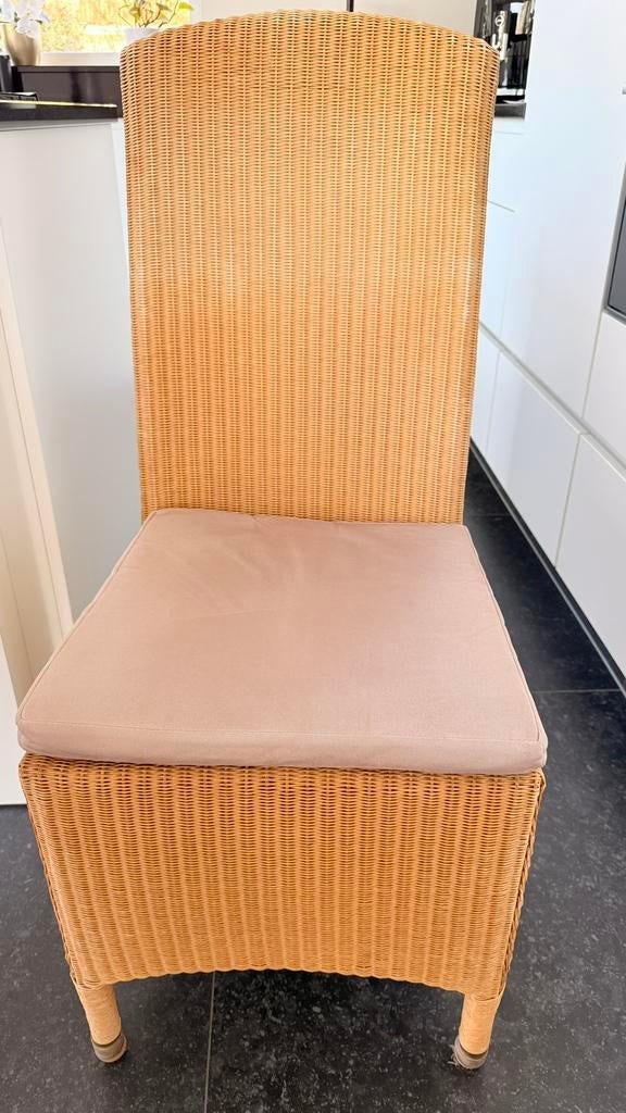 4 hoge rotan stoelen met kussen en anti slip, Huis en Inrichting, Stoelen, Ophalen, Gebruikt, Overige kleuren, Riet of Rotan